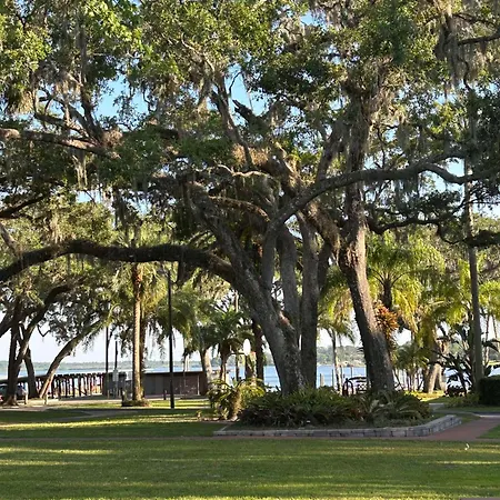 Tropical Marina & Resort On Lake Beresford De Land Exterior photo