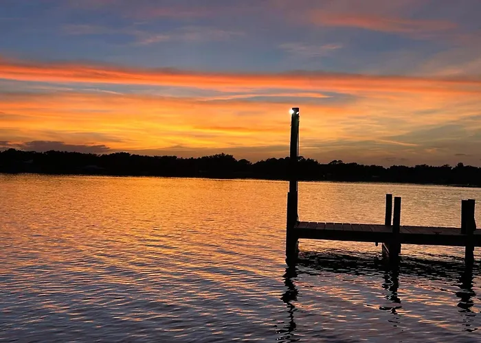 Tropical Marina & Resort On Lake Beresford