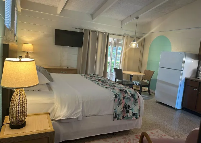 Tropical Marina & Resort On Lake Beresford